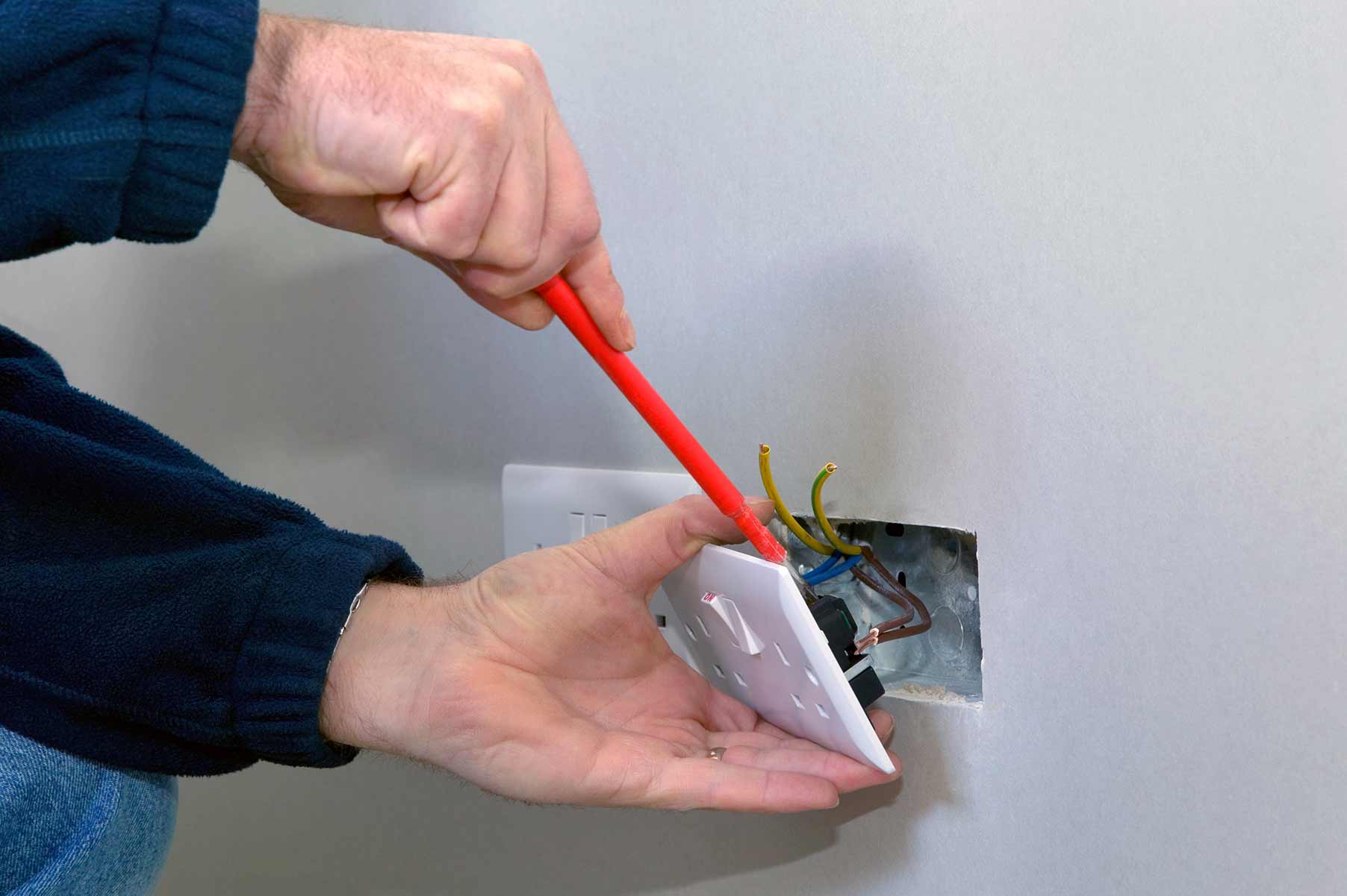 Our electricians can install plug sockets for domestic and commercial proeprties in Hillingdon and the local area. 